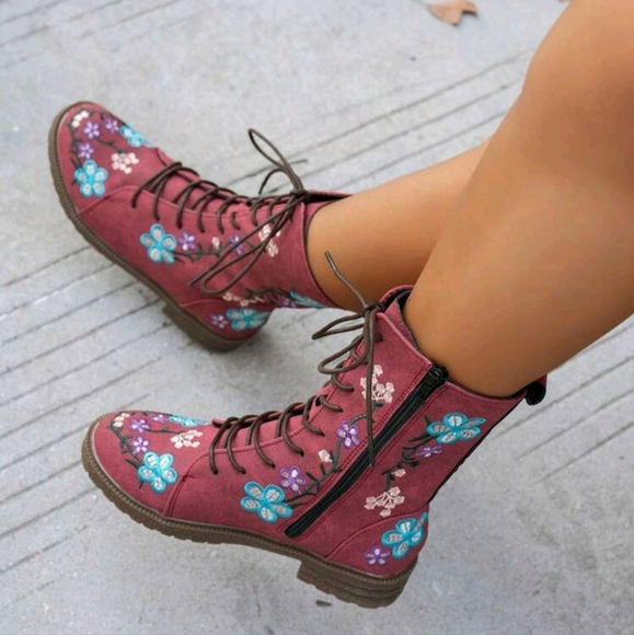 Women's Comfortable Embroidery Studded Boots,Western Style Combat Boots,Low Heel - Picture 3 of 5